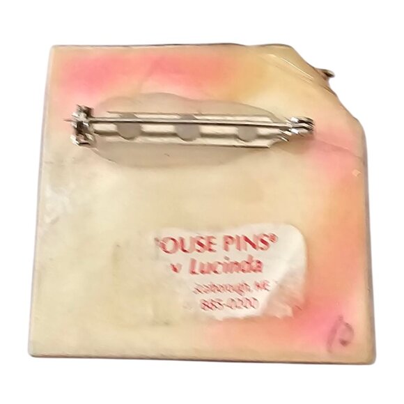 Lucinda Pink Heart Cupid Lamp Post House Pin - Picture 4 of 8